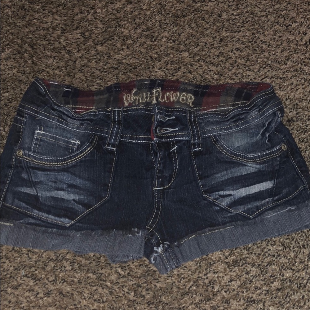 Wallflower Shorts - Picture 1 of 4